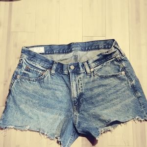 Jean Shorts, Gap clothes, blue shorts, trendy clothes, thrift shop